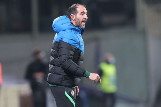 FLORENCE, ITALY - FEBRUARY 05: FC Internazionale assistant coach Cristian Stellini reacts during the Serie A match between ACF Fiorentina and FC Internazionale at Stadio Artemio Franchi on February 05, 2021 in Florence, Italy. (Photo by Gabriele Maltinti/Getty Images) FLORENCE, ITALY - FEBRUARY 05: FC Internazionale assistant coach Cristian Stellini reacts during the Serie A match between ACF Fiorentina and FC Internazionale at Stadio Artemio Franchi on February 05, 2021 in Florence, Italy. (Photo by Gabriele Maltinti/Getty Images)