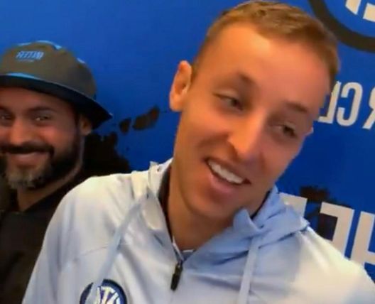 Inter, siparietto con Frattesi: un tifoso gli fa un complimento in inglese e lui fraintende - immagine 1