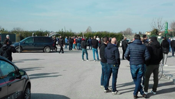 Crisi Verona, i tifosi a Peschiera