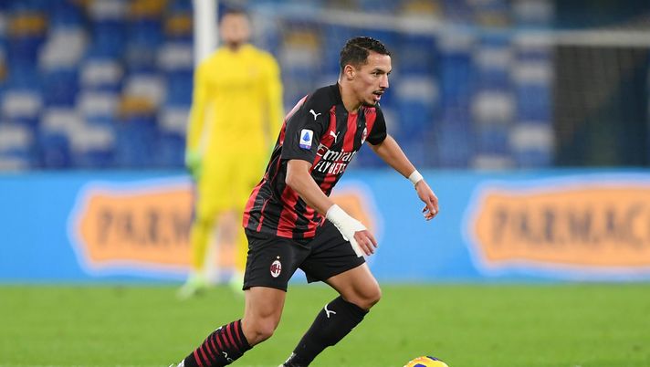 NAPLES, ITALY - NOVEMBER 22: Ismael Bennacer of AC Milan during the Serie A match between SSC Napoli and AC Milan at Stadio San Paolo on November 22, 2020 in Naples, Italy. (Photo by Francesco Pecoraro/Getty Images) 