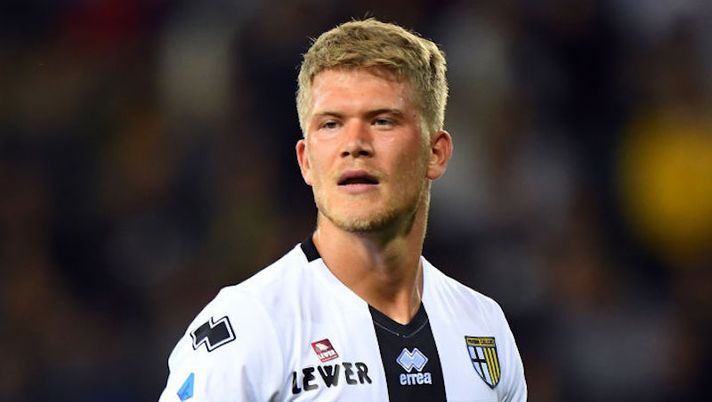 during the Serie A match between Parma Calcio and Torino FC at Stadio Ennio Tardini on September 30, 2019 in Parma, Italy. Gazzetta polverizza Cornelius: “È un palo della luce piantato davanti, il voto è uno solo” - immagine 1