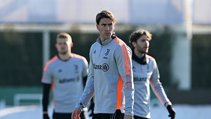 TURIN, ITALY - JANUARY 29: Dusan Vlahovic of Juventus during the Juventus Training Session at JTC on January 29, 2022 in Turin, Italy. (Photo by Juventus FC/Juventus FC via Getty Images) Tra Guelfi e Juventini… - immagine 1