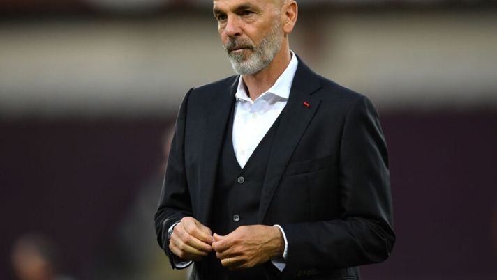TURIN, ITALY - MAY 12: Stefano Pioli, Head Coach of A.C. Milan looks on prior to the Serie A match between Torino FC and AC Milan at Stadio Olimpico di Torino on May 12, 2021 in Turin, Italy. Sporting stadiums around Italy remain under strict restrictions due to the Coronavirus Pandemic as Government social distancing laws prohibit fans inside venues resulting in games being played behind closed doors. (Photo by Valerio Pennicino/Getty Images) Pioli: “La verità su Ibra, quando torna! Kessié, Giroud, Leao e su Calhanoglu…” - immagine 1