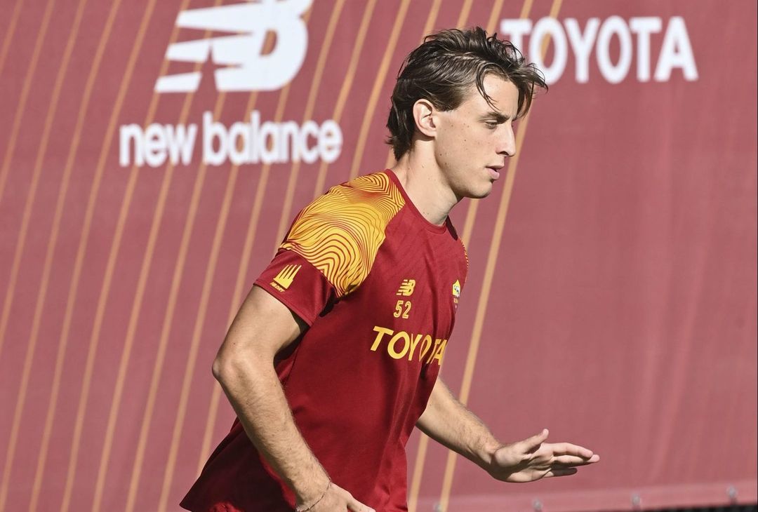 Trigoria, ripresa in vista del Betis: Karsdorp con il gruppo – FOTO GALLERY - immagine 56