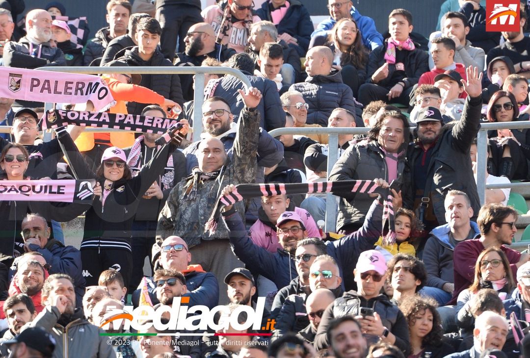 FOTOTIFO Palermo-Frosinone 1-1, i tifosi allo Stadio “Renzo Barbera” (Gallery) - immagine 29