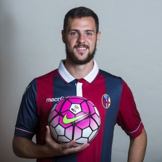 Mattia Destro è un nuovo giocatore del Bologna (fonte foto: www.bolognafc.it) Mattia Destro è un nuovo giocatore del Bologna (fonte foto: www.bolognafc.it)