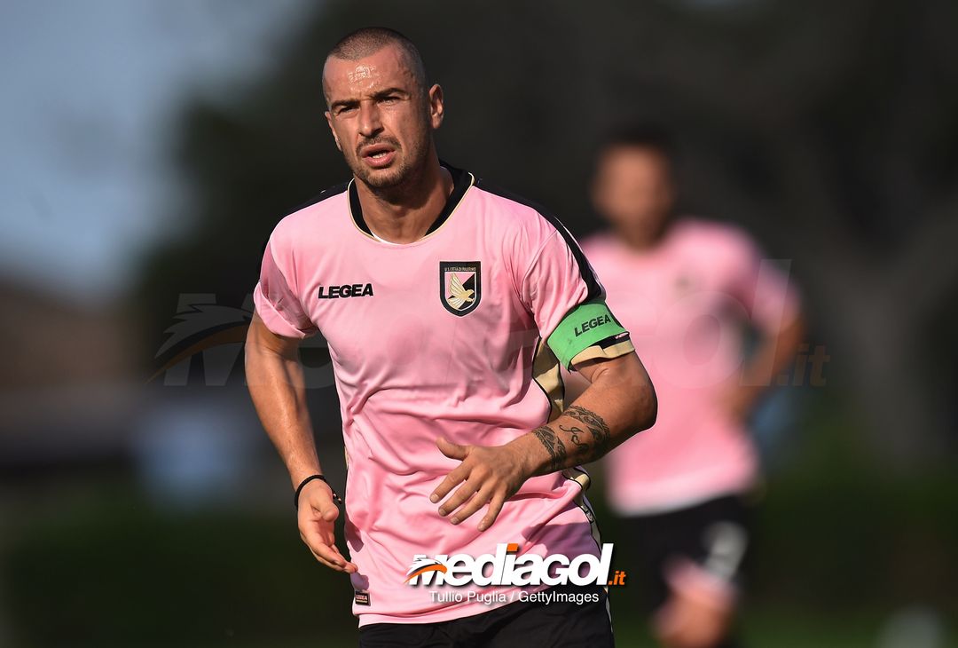  PALERMO, ITALY - AUGUST 18: Ilija Nestorovski of Palermo in action during the pre-season friendly match between US Citta' di Palermo and Sicula Leonzio at Carmelo Onorato training center on August 18, 2018 in Palermo, Italy.  (Photo by Tullio M. Puglia/Getty Images) 