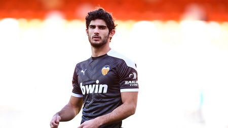 VALENCIA, SPAIN - DECEMBER 12: Goncalo Guedes of Valencia CF looks on during the warm up prior to the La Liga Santander match between Valencia CF and Athletic Club at Estadio Mestalla on December 12, 2020 in Valencia, Spain. (Photo by David Ramos/Getty Images) VALENCIA, SPAIN - DECEMBER 12: Goncalo Guedes of Valencia CF looks on during the warm up prior to the La Liga Santander match between Valencia CF and Athletic Club at Estadio Mestalla on December 12, 2020 in Valencia, Spain. (Photo by David Ramos/Getty Images)
