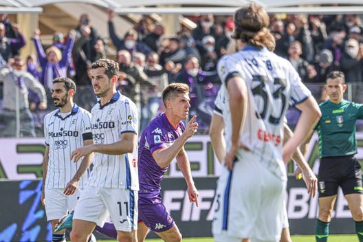 GERMOGLI PH: 19 FEBBRAIO 2022 FIRENZE STADIO ARTEMIO FRANCHI CAMPIONATO SERIE A TIM FIORENTINA VS ATALANTA NELLA FOTO GOL ESULTANZA PIATEK GERMOGLI PH: 19 FEBBRAIO 2022 FIRENZE STADIO ARTEMIO FRANCHI CAMPIONATO SERIE A TIM FIORENTINA VS ATALANTA NELLA FOTO GOL ESULTANZA PIATEK