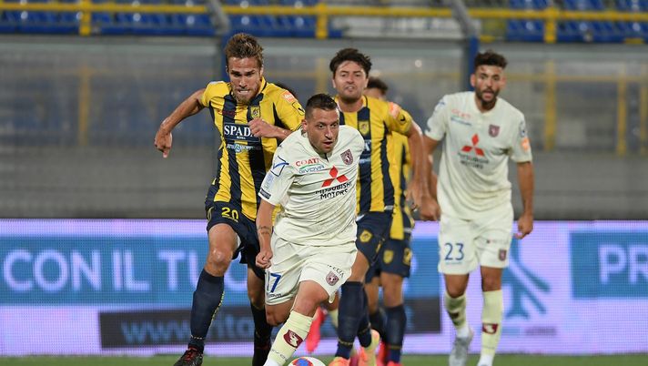 CASTELLAMMARE DI STABIA, ITALY - JULY 17: Magnus Troest of SS Juve Stabia vies with Emanuele Giaccherini of ChievoVerona during the serie B match between SS Juve Stabia and ChievoVerona at Romeo Menti stadium on July 17, 2020 in Castellammare di Stabia, Italy. (Photo by Francesco Pecoraro/Getty Images) CASTELLAMMARE DI STABIA, ITALY - JULY 17: Magnus Troest of SS Juve Stabia vies with Emanuele Giaccherini of ChievoVerona during the serie B match between SS Juve Stabia and ChievoVerona at Romeo Menti stadium on July 17, 2020 in Castellammare di Stabia, Italy. (Photo by Francesco Pecoraro/Getty Images)