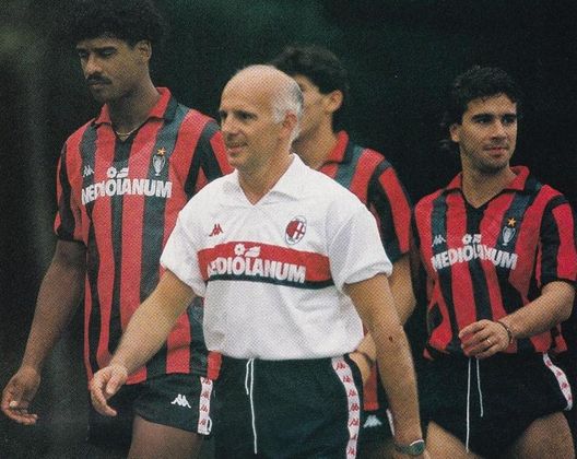 Sacchi e Rijkaard - fonte: magliarossonera.it Sacchi e Rijkaard - fonte: magliarossonera.it