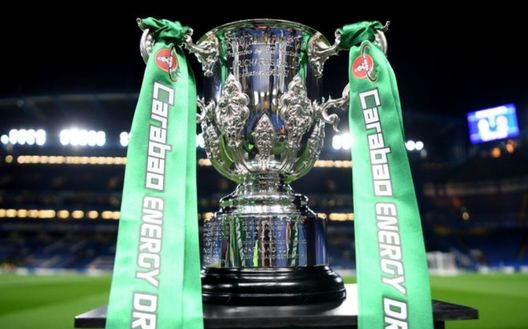 Ecco il trofeo di cui il Manchester City è detentore e che porta come un fiore all'occhiello Ecco il trofeo di cui il Manchester City è detentore e che porta come un fiore all'occhiello