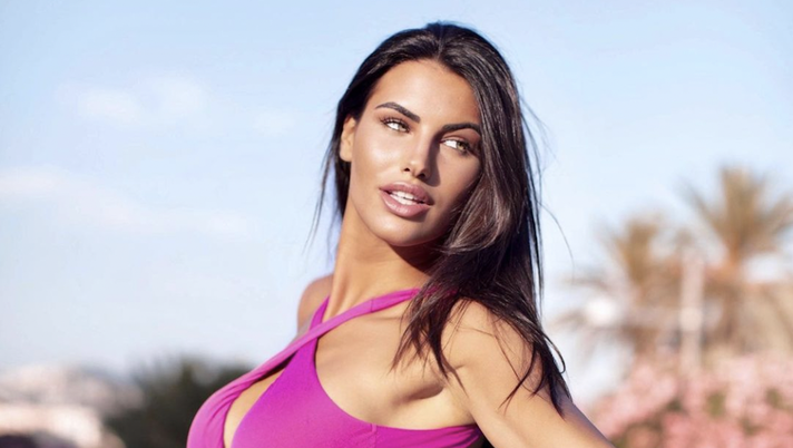 Carolina Stramare manda in tilt i fan: il bikini risalta le forme mozzafiato - immagine 1