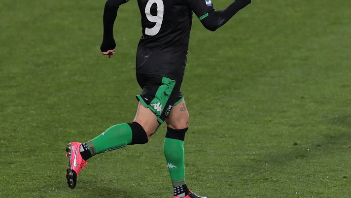 REGGIO NELL'EMILIA, ITALY - MARCH 09: Francesco Caputo of US Sassuolo celebrates after scoring the opening goal during the Serie A match between US Sassuolo and Brescia Calcio at Mapei Stadium - Citta del Tricolore on March 9, 2020 in Reggio nell'Emilia, Italy (Photo by Emilio Andreoli/Getty Images) REGGIO NELL'EMILIA, ITALY - MARCH 09: Francesco Caputo of US Sassuolo celebrates after scoring the opening goal during the Serie A match between US Sassuolo and Brescia Calcio at Mapei Stadium - Citta del Tricolore on March 9, 2020 in Reggio nell'Emilia, Italy (Photo by Emilio Andreoli/Getty Images)