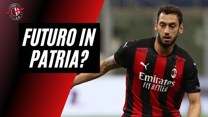 Hakan Calhanoglu (centrocampista AC Milan), al centro delle voci di calciomercato per il rinnovo del suo contratto | Milan News (Getty Images) 