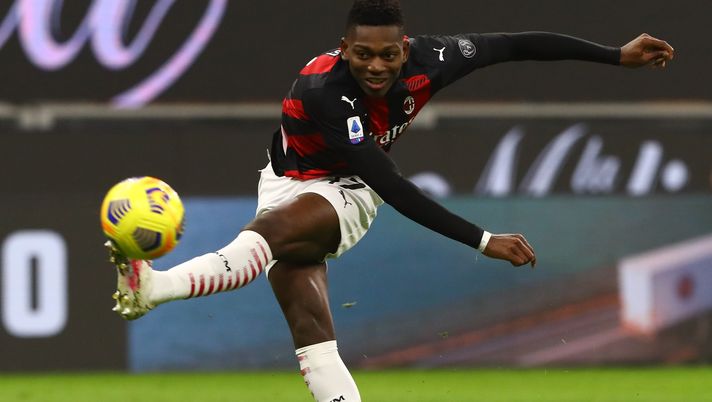 MILAN, ITALY - JANUARY 06:  Rafael Leao of AC Milan kicks a ball during the Serie A match between AC Milan and Juventus at Stadio Giuseppe Meazza on January 6, 2021 in Milan, Italy.  (Photo by Marco Luzzani/Getty Images) 