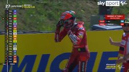 VIDEO/ Bagnaia perde il posteriore, cade da solo al 4° giro