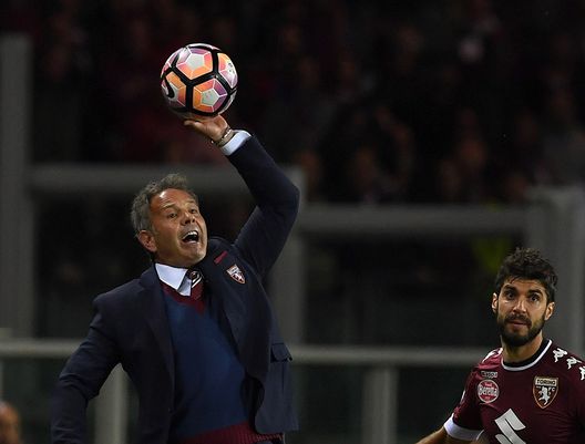  TURIN, ITALY - APRIL 29: FC Torino head coach Sinisa Mihajlovic reacts during the Serie A match between FC Torino and UC Sampdoria at Stadio Olimpico di Torino on April 29, 2017 in Turin, Italy. (Photo by Valerio Pennicino/Getty Images) 
