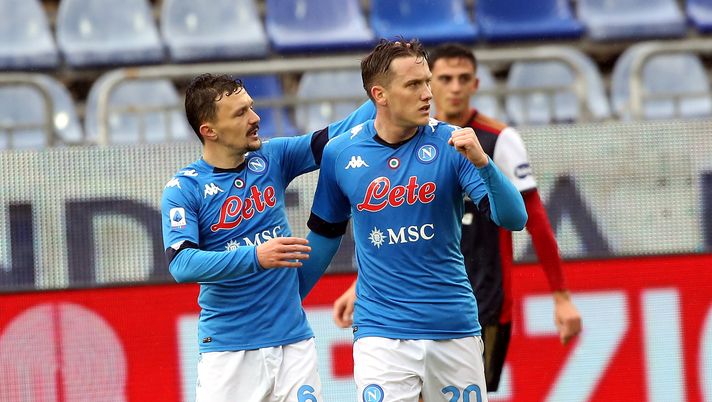 CAGLIARI, ITALY - JANUARY 03:  Piotr Zielinski of Napoli celebrates his team's first goal during the Serie A match between Cagliari Calcio and SSC Napoli at Sardegna Arena on January 03, 2021 in Cagliari, Italy. (Photo by Enrico Locci/Getty Images) 