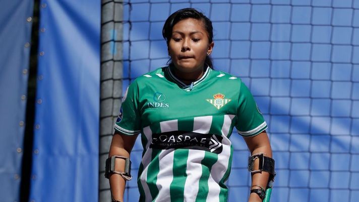 Morso del serpente e gamba amputata: Magdalena, 17 anni, in Europa grazie al Betis Morso del serpente e gamba amputata: Magdalena, 17 anni, in Europa grazie al Betis - immagine 1