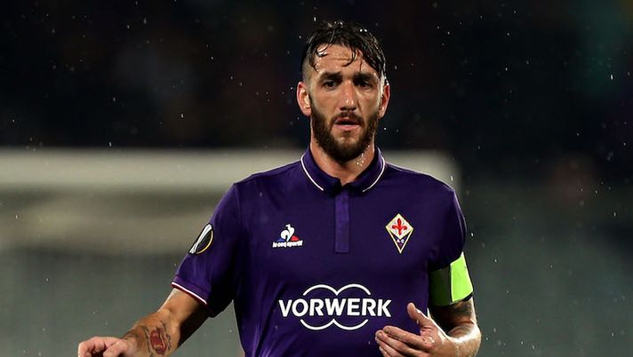 FLORENCE, ITALY - NOVEMBER 24: Gonzalo Rodriguez of ACF Fiorentina in action during the UEFA Europa League match between ACF Fiorentina and PAOK FC at Stadio Artemio Franchi on November 24, 2016 in Florence, Italy. (Photo by Gabriele Maltinti/Getty Images) Le condizioni di Gonzalo Rodriguez? Sousa dribbla così in conferenza stampa… - immagine 1