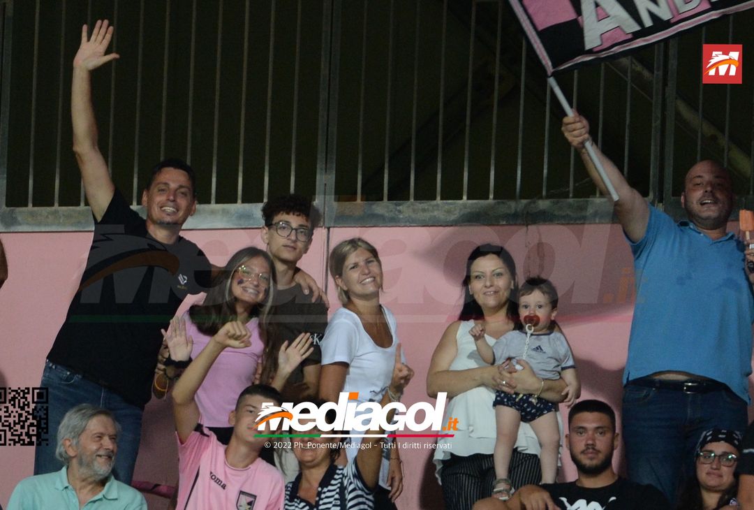 FOTOTIFO, Palermo-Reggiana 3-2 i tifosi allo stadio (gallery) - immagine 22