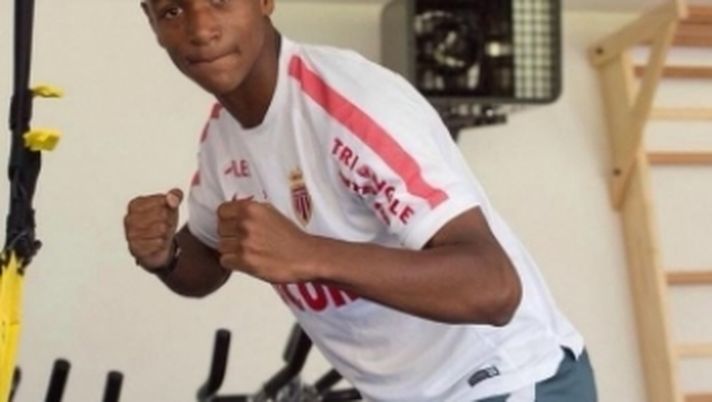 Diallo durante una sessione di allenamento con il Monaco 