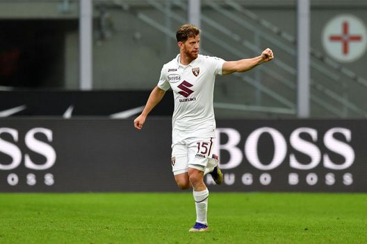 MILAN, ITALY - NOVEMBER 22: Cristian Ansaldi of Torino celebrates after scoring their sides second goal from the penalty spot during the Serie A match between FC Internazionale and Torino FC at Stadio Giuseppe Meazza on November 22, 2020 in Milan, Italy. Sporting stadiums around Italy remain under strict restrictions due to the Coronavirus Pandemic as Government social distancing laws prohibit fans inside venues resulting in games being played behind closed doors. (Photo by Valerio Pennicino/Getty Images) MILAN, ITALY - NOVEMBER 22: Cristian Ansaldi of Torino celebrates after scoring their sides second goal from the penalty spot during the Serie A match between FC Internazionale and Torino FC at Stadio Giuseppe Meazza on November 22, 2020 in Milan, Italy. Sporting stadiums around Italy remain under strict restrictions due to the Coronavirus Pandemic as Government social distancing laws prohibit fans inside venues resulting in games being played behind closed doors. (Photo by Valerio Pennicino/Getty Images)