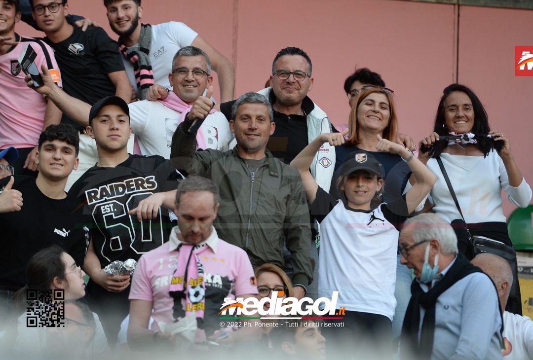 Fototifo, i tifosi allo stadio per Palermo-Virtus Entella 2-2 (gallery) - immagine 25
