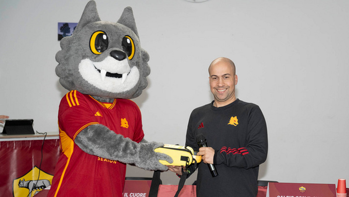 “Calcio con il cuore”: la Roma dona un defibrillatore alla Società Meta Coop - immagine 1