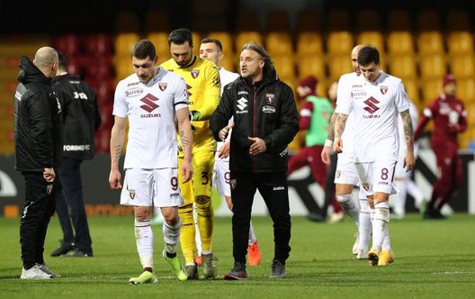 BENEVENTO, ITALY - JANUARY 22: Davide Nicola, Head coach of Torino reacts after the Serie A match between Benevento Calcio and Torino FC at Stadio Ciro Vigorito on January 22, 2021 in Benevento, Italy. (Photo by Francesco Pecoraro/Getty Images) BENEVENTO, ITALY - JANUARY 22: Davide Nicola, Head coach of Torino reacts after the Serie A match between Benevento Calcio and Torino FC at Stadio Ciro Vigorito on January 22, 2021 in Benevento, Italy. (Photo by Francesco Pecoraro/Getty Images)