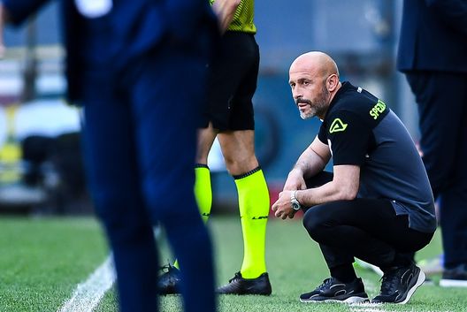  GENOA, ITALY - APRIL 24: Vincenzo Italiano head coach of Spezia is seen during the Serie A match between Genoa CFC and Spezia Calcio at Stadio Luigi Ferraris on April 24, 2021 in Genoa, Italy. (Photo by Getty Images) 