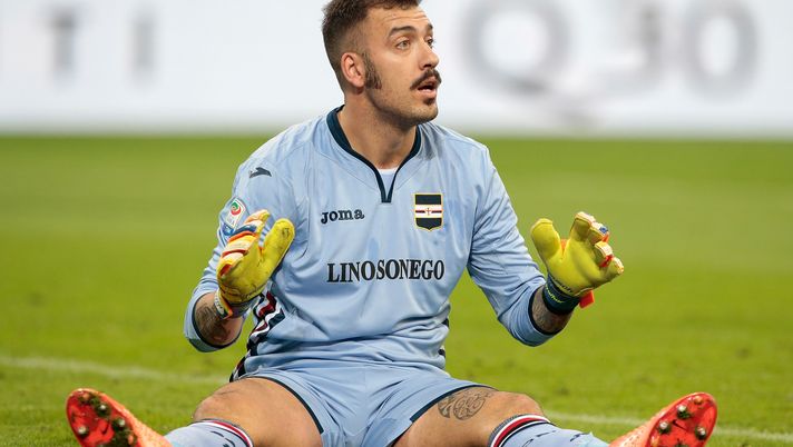 MILAN, ITALY - APRIL 03:  Emiliano Viviano of UC Sampdoria reacts during the Serie A match between FC Internazionale and UC Sampdoria at Stadio Giuseppe Meazza on April 3, 2017 in Milan, Italy.  (Photo by Emilio Andreoli/Getty Images) 