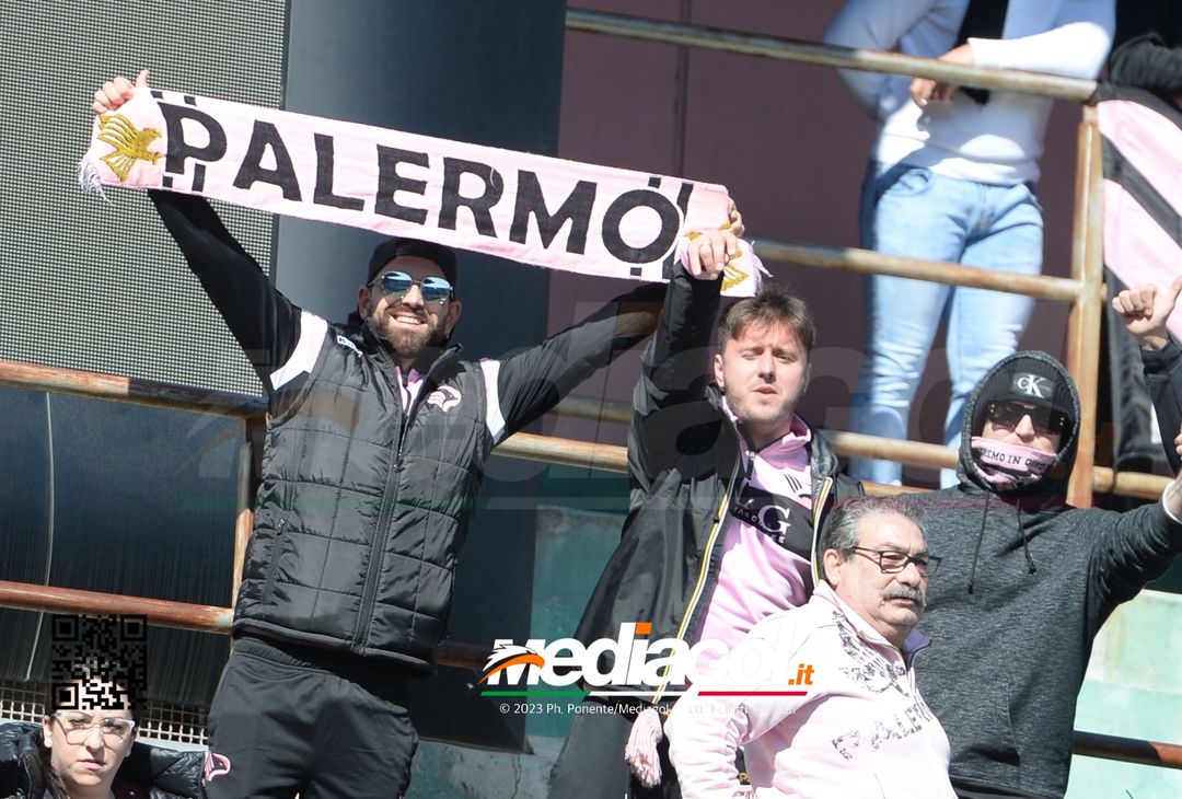 FOTOTIFO Palermo-Frosinone 1-1, i tifosi allo Stadio “Renzo Barbera” (Gallery) - immagine 98