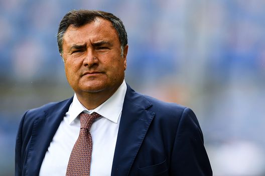 GENOA, ITALY - SEPTEMBER 18: Joe Barone general manager of Fiorentina looks on before the Serie A match between Genoa CFC and AFC Fiorentina at Stadio Luigi Ferraris on September 18, 2021 in Genoa, Italy. (Photo by Getty Images) GENOA, ITALY - SEPTEMBER 18: Joe Barone general manager of Fiorentina looks on before the Serie A match between Genoa CFC and AFC Fiorentina at Stadio Luigi Ferraris on September 18, 2021 in Genoa, Italy. (Photo by Getty Images)
