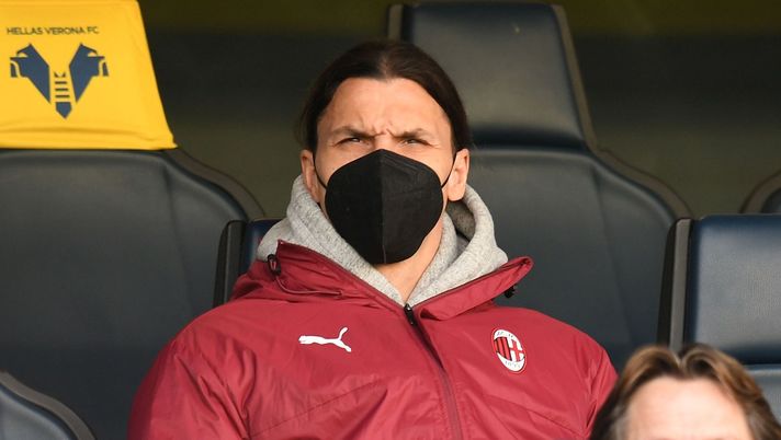 Zlatan Ibrahimovic (attaccante AC Milan), qui in tribuna per Verona-Milan 0-2 (Serie A 2020-2021) | News (Getty Images) Zlatan Ibrahimovic (attaccante AC Milan), qui in tribuna per Verona-Milan 0-2 (Serie A 2020-2021) | News (Getty Images)