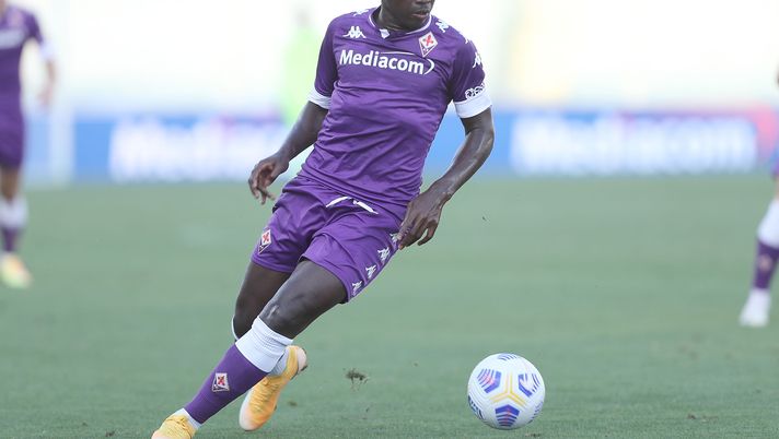 FLORENCE, ITALY - SEPTEMBER 12: Alfred Duncan of ACF Fiorentina in action at Artemio Franchi on September 12, 2020 in Florence, Italy.  (Photo by Gabriele Maltinti/Getty Images) 