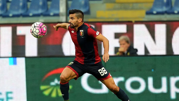 Tomas Rincon con la casacca del Genoa