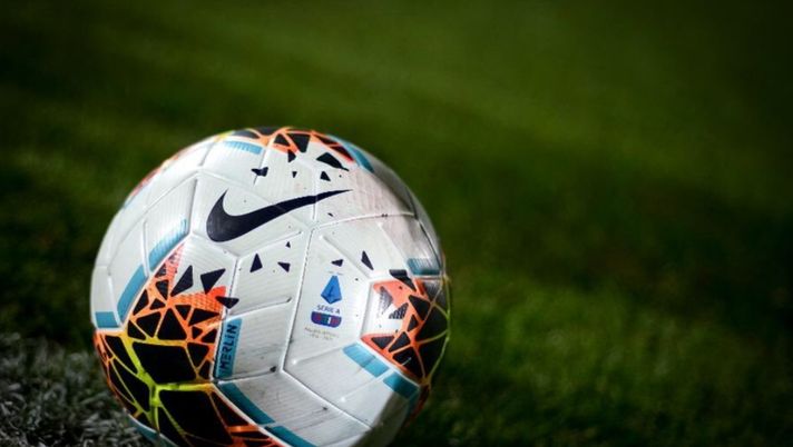 Aiuti tangibili da parte del calcio Aiuti tangibili da parte del calcio