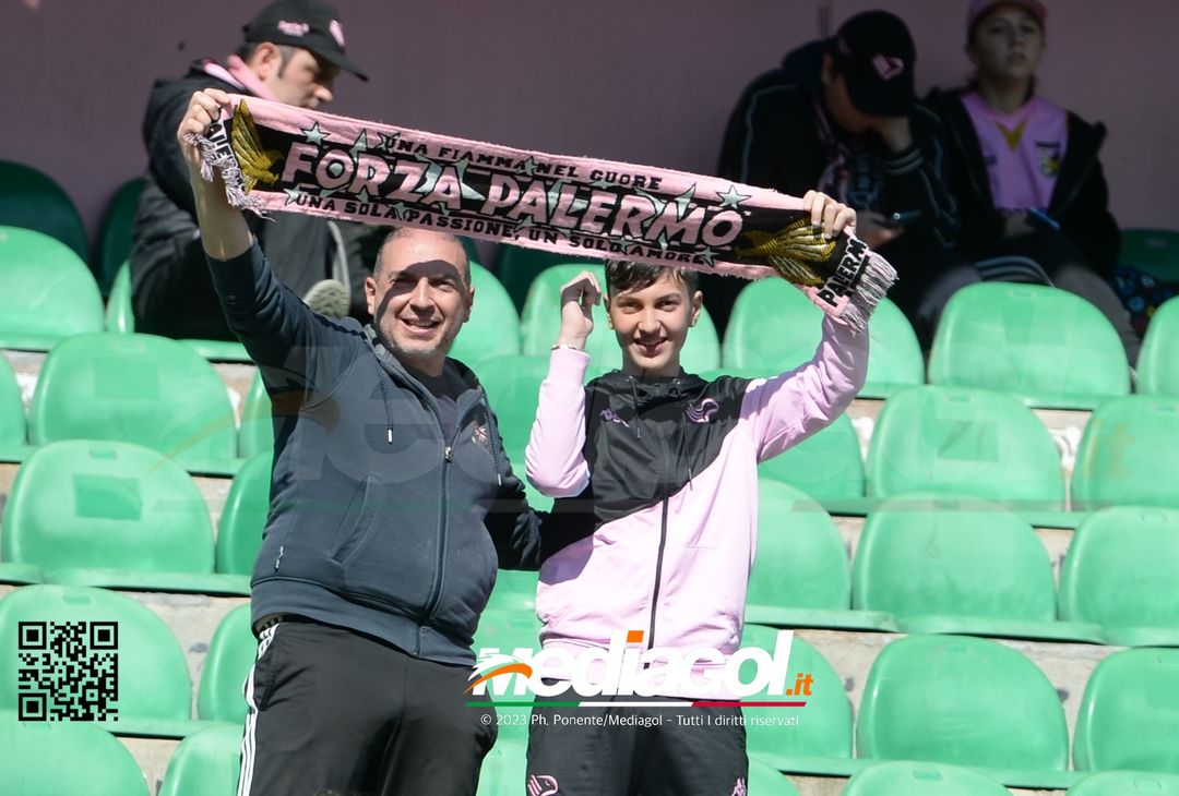 FOTOTIFO Palermo-Frosinone 1-1, i tifosi allo Stadio “Renzo Barbera” (Gallery) - immagine 101
