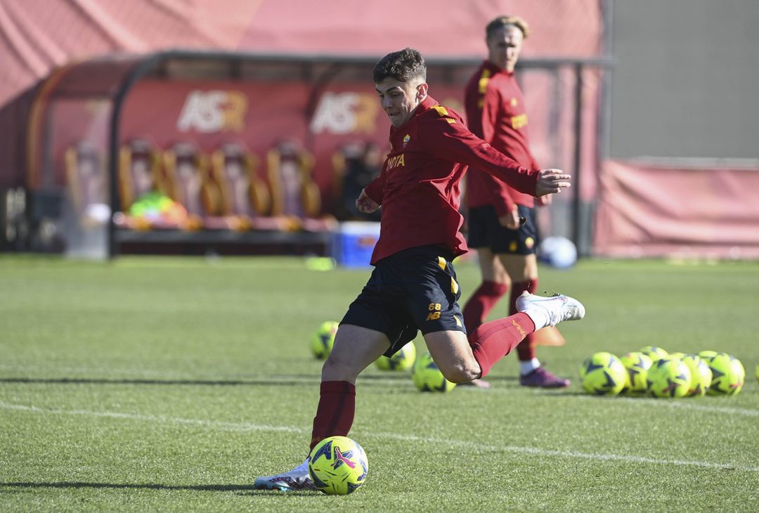 Roma, ripresa degli allenamenti a Trigoria. Mercoledì c’è la Cremonese – FOTO GALLERY - immagine 7