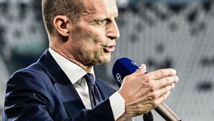 Juventus' Italian coach Massimiliano Allegri speaks during an interview prior to the UEFA Champions League Group H football match between Juventus and Benfica on September 14, 2022 at the Juventus stadium in Turin. (Photo by Vincenzo PINTO / AFP) (Photo by VINCENZO PINTO/AFP via Getty Images) Gazzetta: “Agnelli furioso, via le zavorre dalla Juve! La fiducia in Allegri è a tempo, il ritiro…”- immagine 1