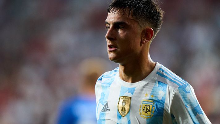 PAMPLONA, SPAIN - JUNE 05: Paulo Dybala of Argentina reacts during the international friendly match between Argentina and Estonia at Estadio El Sadar on June 05, 2022 in Pamplona, Spain. (Photo by Juan Manuel Serrano Arce/Getty Images) IL MERCATO ATTORNO A DYBALA