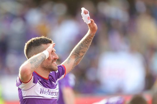 FLORENCE, ITALY - APRIL 16: Cristiano Biraghi of ACF Fiorentina reacts during the Serie A match between ACF Fiorentina and Venezia FC at Stadio Artemio Franchi on April 17, 2022 in Florence, Italy. (Photo by Gabriele Maltinti/Getty Images) FLORENCE, ITALY - APRIL 16: Cristiano Biraghi of ACF Fiorentina reacts during the Serie A match between ACF Fiorentina and Venezia FC at Stadio Artemio Franchi on April 17, 2022 in Florence, Italy. (Photo by Gabriele Maltinti/Getty Images)