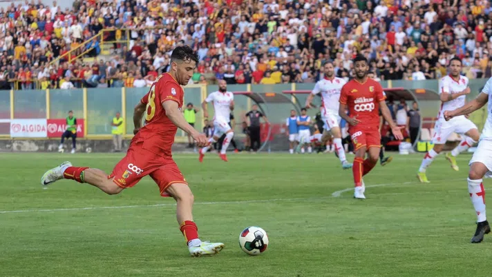 Padova-Catanzaro, “invasione” di tifosi calabresi. E la nuova curva rimane chiusa - immagine 1