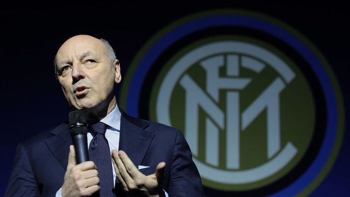MILAN, ITALY - DECEMBER 19:  CEO of FC Internazionale Giuseppe Marotta delivers a speach during the FC Internazionale Youth Teams Xmas Dinner at Mediolanum Forum on December 19, 2018 in Milan, Italy.  (Photo by Emilio Andreoli - Inter/Inter via Getty Images) 