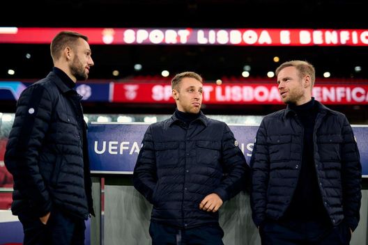 Getty Images Klaassen posta una foto. Frattesi scherza: “Che capello mio fratello”- immagine 2