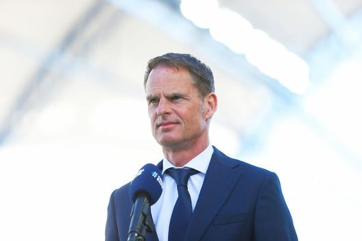 Ag. De Boer: “Ritorno nel mondo del calcio? Non lo so. È stato fatto a pezzi da…”- immagine 2