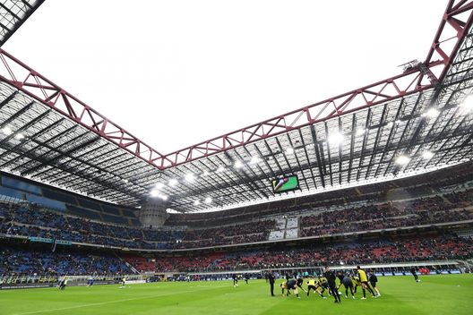 MILAN, ITALY - MAY 06: General view inside the stadium as players warm up prior to the Serie A match between FC Internazionale and Empoli FC at Stadio Giuseppe Meazza on May 06, 2022 in Milan, Italy. (Photo by Marco Luzzani/Getty Images) Serie A – Inter, parla Skriniar: “Faccio sempre il massimo per questi colori”- immagine 2