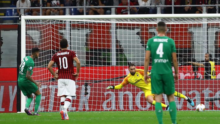 Erick Pulgar spiazza Donnarumma in Milan-Fiorentina, Getty Images 